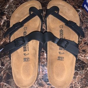 BRAND NEW MAYARI BIRKENSTOCKS!